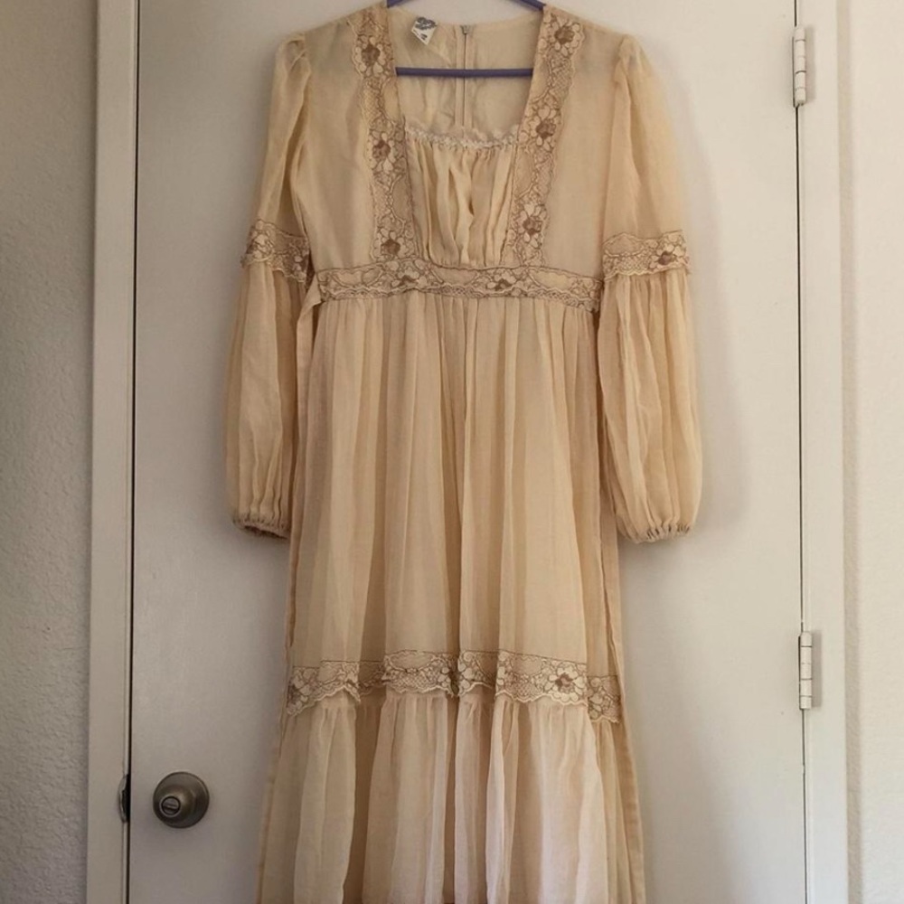 Elegant Cream Lace Maxi Dress